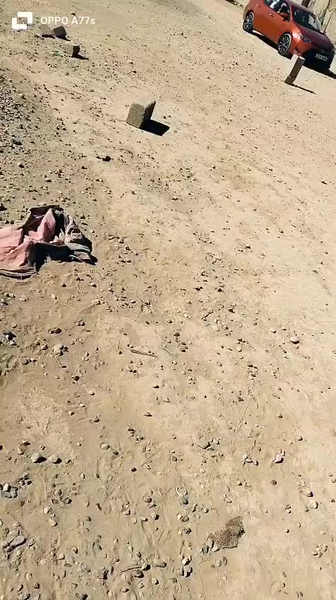 السلام عليكم قطعه ارض للبيع العلم قرب  قاعه روتانا مساحه 400متر مربع ركن 20 في 20 عقد زراعي مكفوله عشائريا منطقه سكنيه واصلها ماء وكهرباء سعر 7 مليون وبيها مجال بسيط للاستفسار الاتصال علئ رقم ***********
