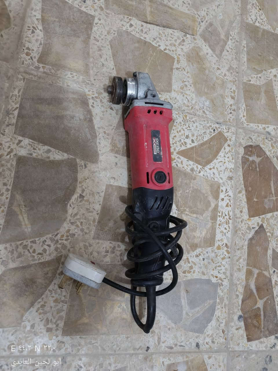 السلام عليكم 
سعر الهمر 65 ألف وبي مجال مستعمل قليل
دريل شحن مع بطاريات 2  25 وبي مجال
دريل كهرباء شغال ونضيف 25 وبي مجال 
كاوية ماء شغالة ونضيفة 25 وبيهة مجال 
ضاغطة ماء 💦💧شغالة ونضيفة 25 وبيهة مجال
كوسرة نضيفة وشغالة 25 وبيهة مجال
عنواني نجف بالقرب من ملعب النجف ***********
