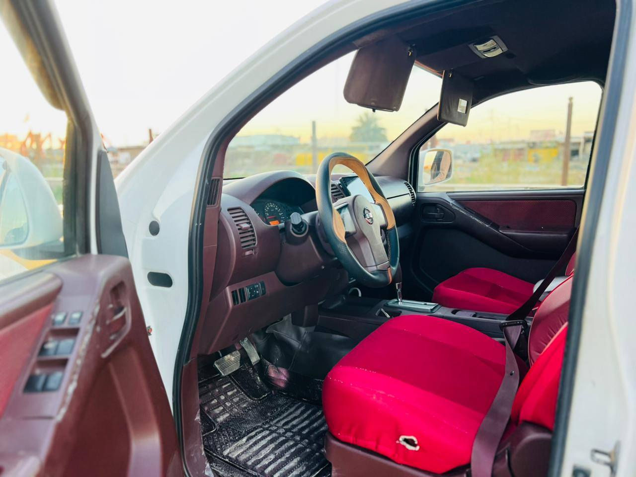 نيفاره 2014 مكفوله من الضربه والتبديل 
#كير اوتوماتيك كشنات وارضيه مدوشمه
كير مكفول ومكينة خير من الله تبريد ثلج
سياره جديده مابيهه اي نواقص السعر 118$
*********** // ***********
