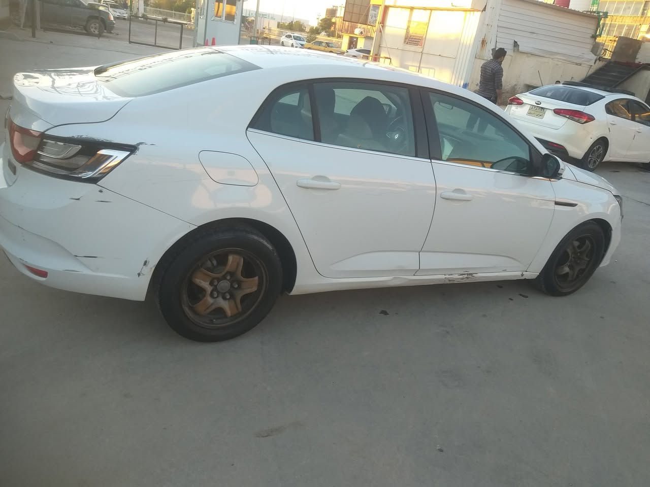 السلام عليكم رينو ميكان مديل 2020 بيهه باردات وشخوط مثل ما بصوره مكينه كير تمام حداده زينه مكان السياره بصره المالك بصره رقم جديد السعر 87وشراي اكو مجال ***********
