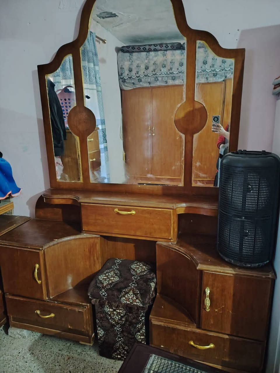 غرفه شرط مثل ما بالصوره 350 وبيها مجال ***********
