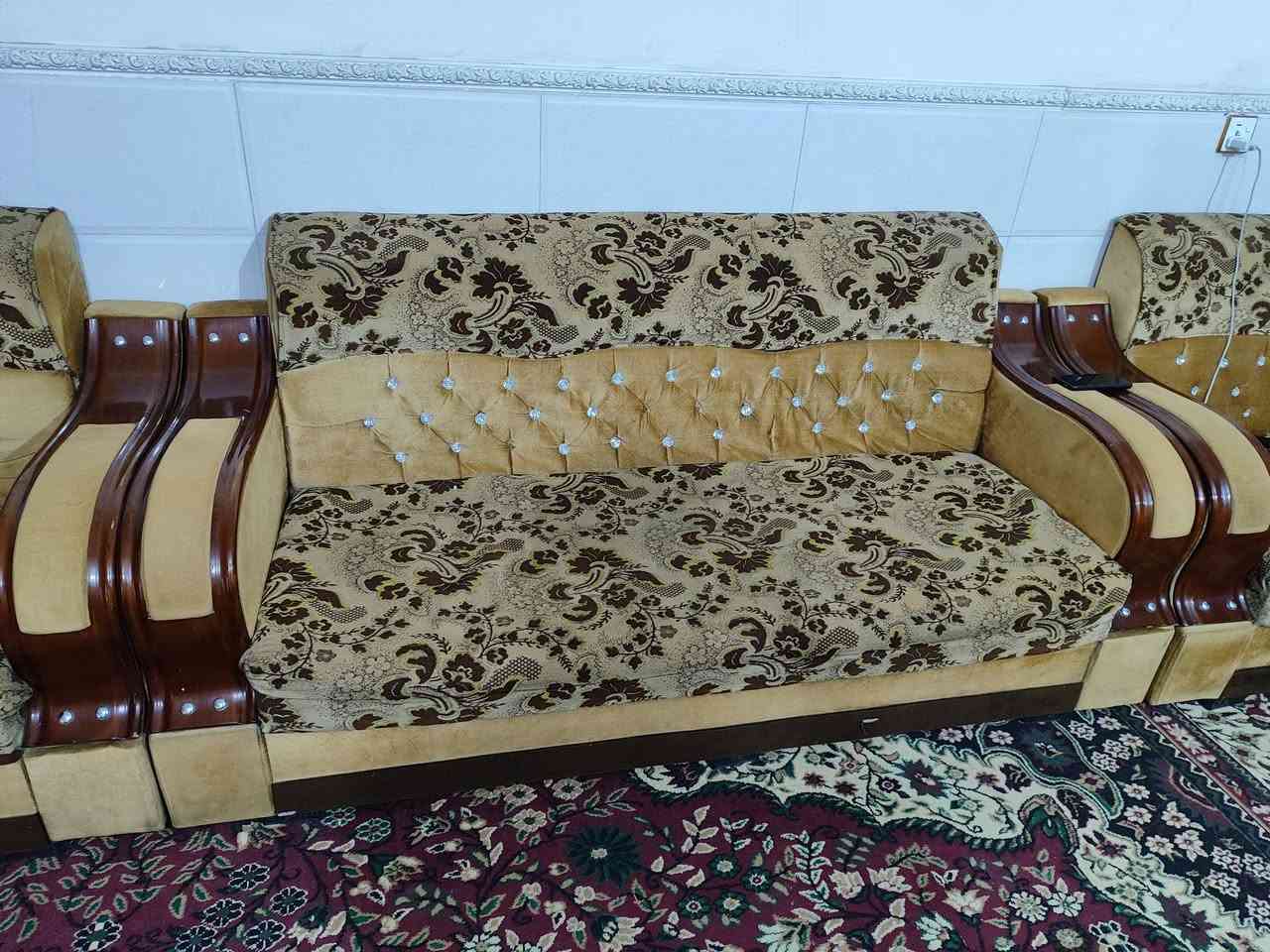 سلام عليكم تخم ونص للبيع سعر 350 بي مجال لاتصال على الرقم ***********
