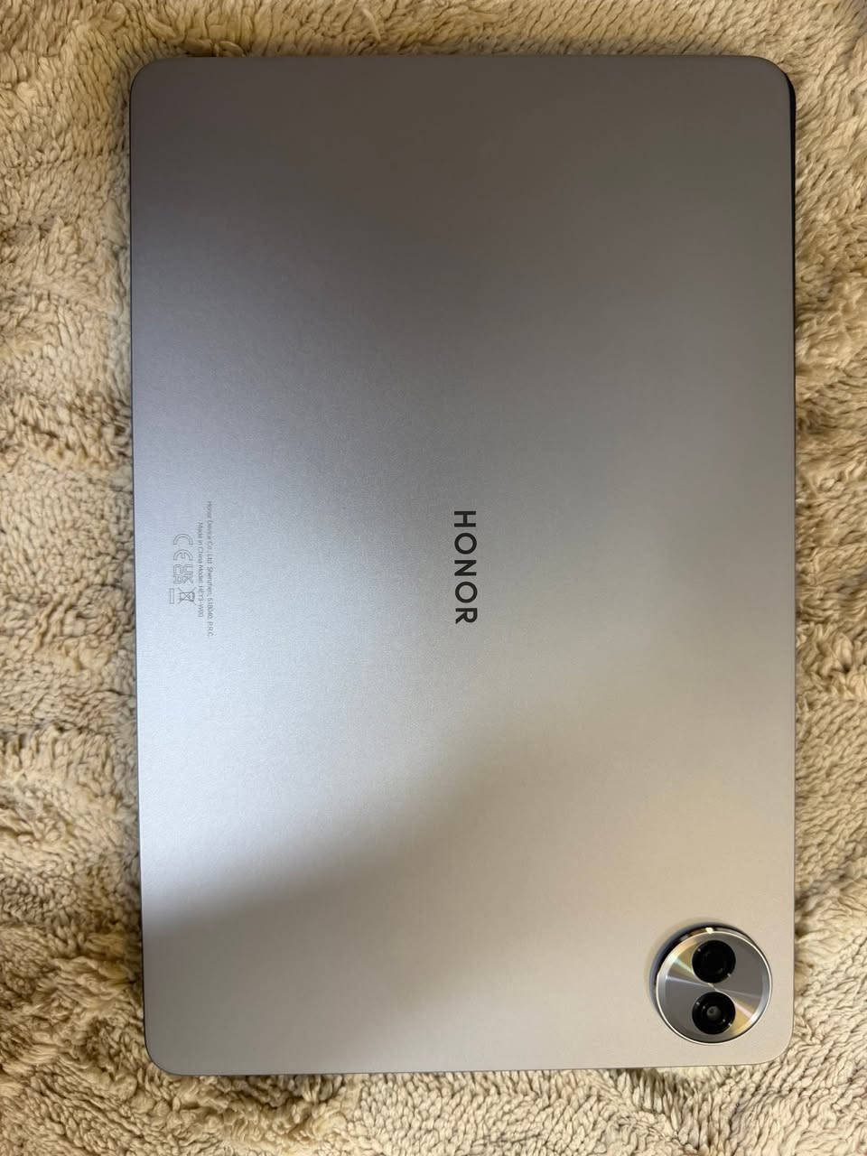 📢 للبيع: HONOR Pad 10 PaperMatte – نسخة 256GB
✅ سعة التخزين: 256 جيجابايت
✅ شاشة HONOR PaperMatte كبيرة 12.1 إنش بدقة 2.5K ومريحة للعين
✅ معدل تحديث 120Hz لسلاسة عالية
✅ بطارية ضخمة بسعة 10100mAh تدوم لفترة طويلة
✅ مع القلم الأصلي والكيبورد
✅ نظام صوت مميز بـ 6 سماعات ستيريو
✅ مناسب للدراسة، العمل، الرسم، ومشاهدة الأفلام
✅ حالة الجهاز ممتازة جداً، كأنه جديد
✅ استخدام 15 يوم فقط

📍 الموقع: بغداد
💰 السعر المطلوب: 520 دولار

الجهاز نظيف جداً ولا يحتاج أي مصروف، والبيع لعدم الحاجة.

📞 للاستفسار والتواصل:
***********
