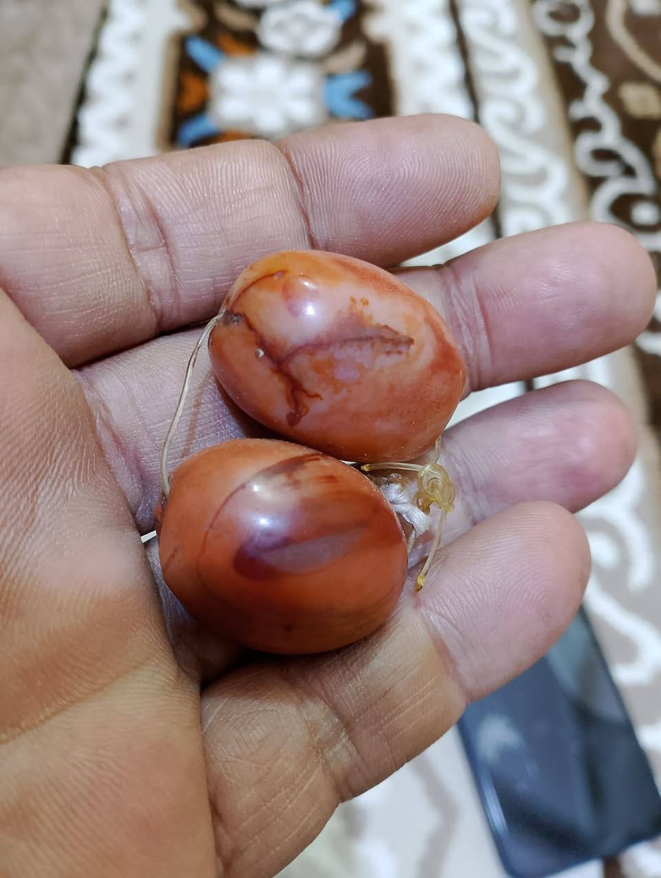 نوادر السليماني الخرز القديم مال اهلنا وعرج
ملاحظه.. العرج طبيعي بس الخاتم مو فضه 
واتساب ***********
