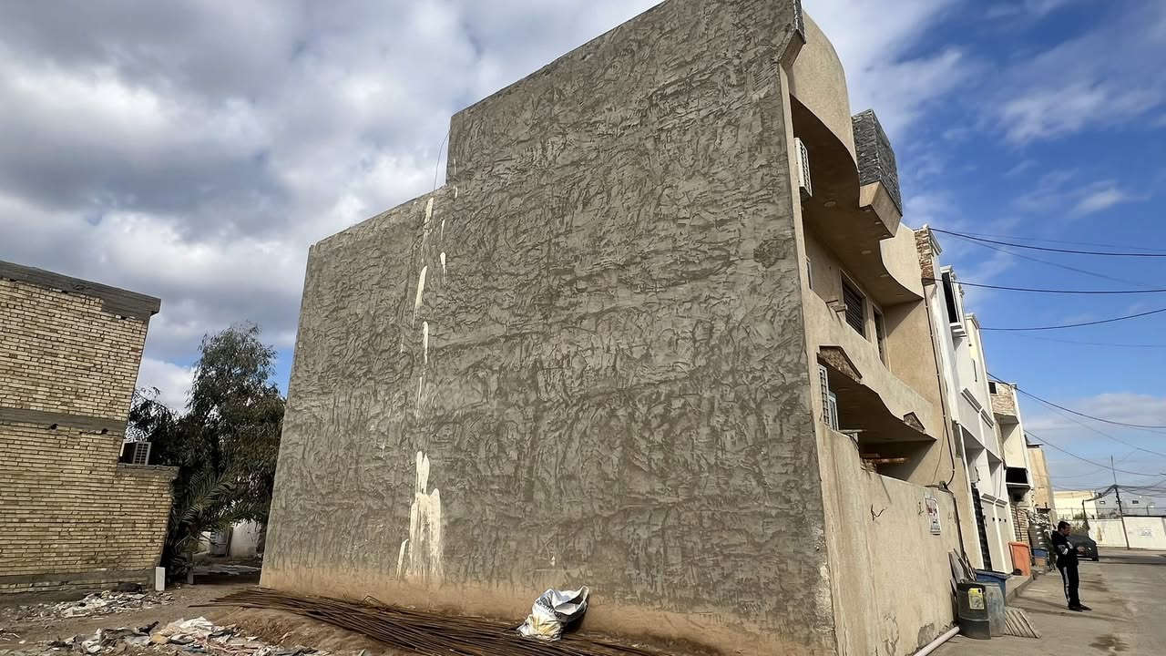 دار للبيع في منطقة طالب العلي المساحه 100م 10x10  يحتوي على 3غرف نوم 3حمامات واستقبال ومطبخ معزول للاستفسار ***********
