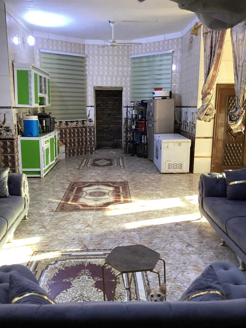 الدار للبيع مساحه 300م منطقه نهايه سايدين ابو رمانه بصفحه العوفيه 
الفرع الاول البيت الاول 
استقبال عدد اثنين 6×4
صاله عدد اثنين 9×4
غرف عدد 6 
4غرف 4ونص ×5
صحيات عدد 10
مناور ٣
مطبخ في الصاله 
الساحه 12×7
غير مطلوب لااسكان ولا عقاري
السعر 280
منطقه امنه
وجيران طيبون 
الماء متوفر 24ساعه 
رقم الاتصال ***********
