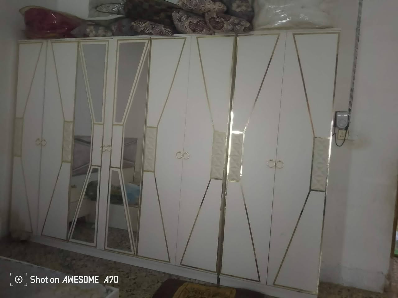 غرفه للبيع  الاستفسار واتساب (***********)
