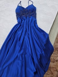 فساتين حفلات • لبست ساعة وحده • جديد