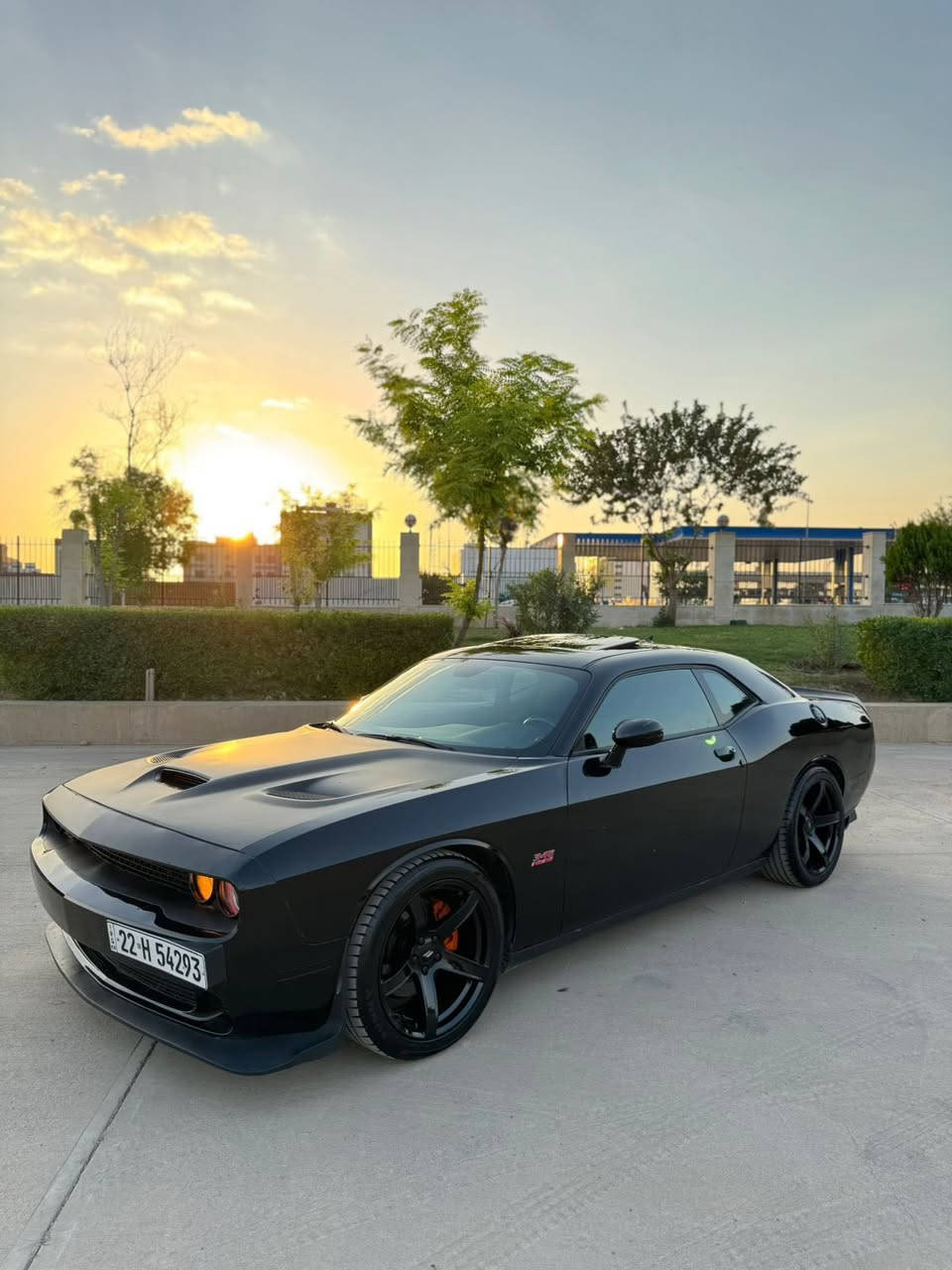 السلام عليكم دوج چالنجر 2017 RT
5700 V8 السيارة هيمي 
مراوس بچالنجر 6 سلندر 
السيارة ماشية 94 الف ميل 
السيارة كلش حلوة ومصروف عليها 
***********
