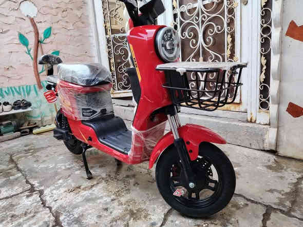 السلام عليكم  دراجة شحن R9 للبيع نضافة ١٠٠٪ بطاريات ٦ وبصمة عدد ٢ وسويج عدد ٢ مواصفات فول موديل ٢٥ سعر ٤٥٠ المكان ديالى المقدادية للاتصال رقم *********** والاتصال ***********
