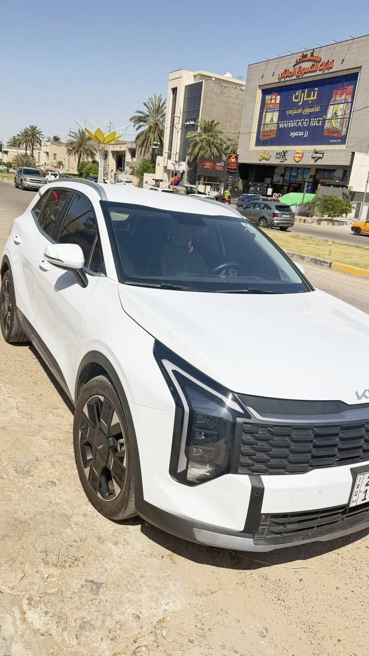 سلام عليكم البيع فقط
موديل 2026 
ماشيه 7000
عله وضع الشركه 
بيه رصعه بل بنيد فقط 
سعرهه 236
مكانهه بغداد حي جميله 
***********
