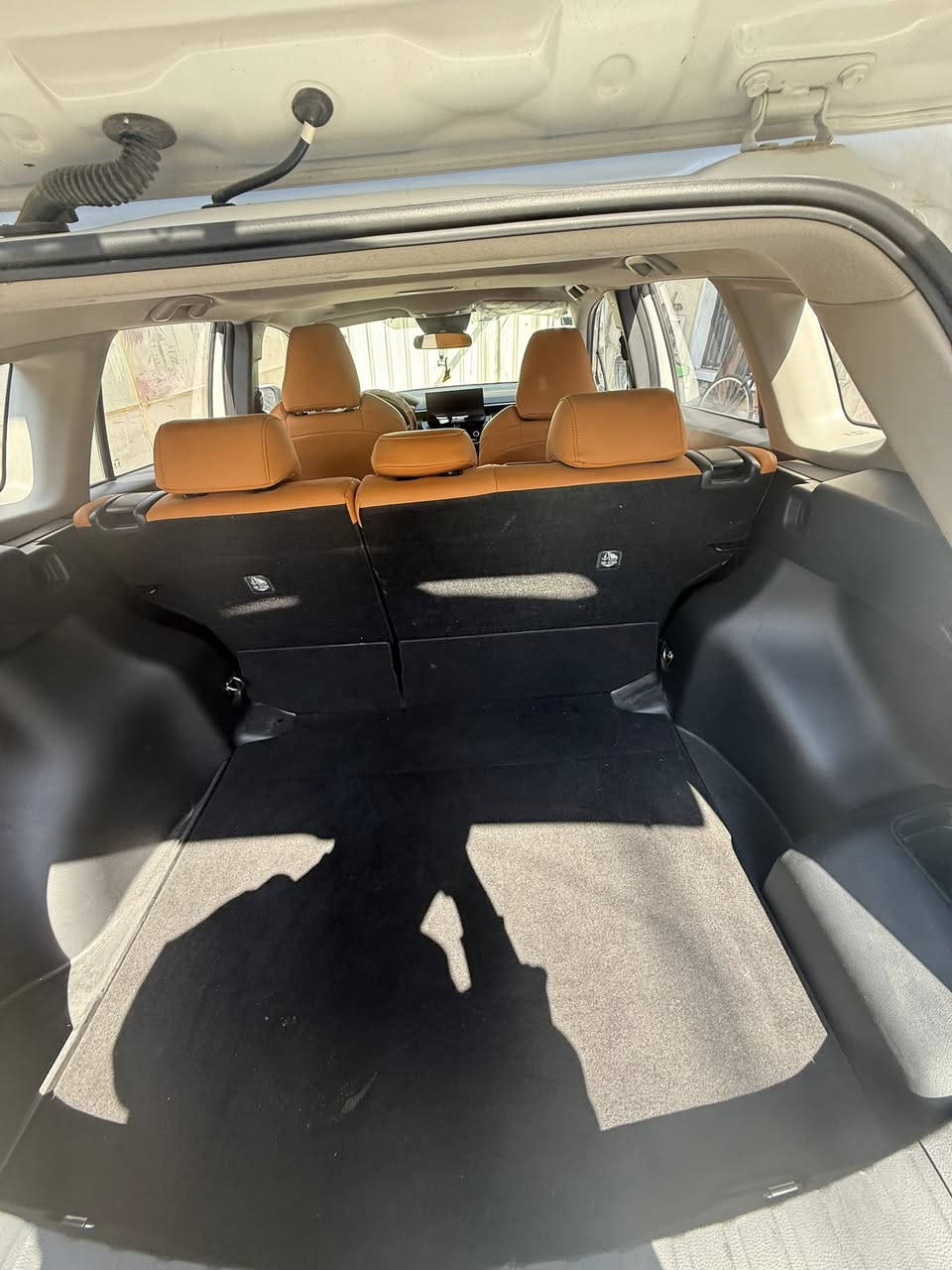 السلام عليكم فوت لندر لبيع موديل 2024 فول مواصفات فتحه كشن جلد لون مشمشي خمس كامرات صندوك كهرباءي مكفوله كفاله عامه لاستفسار ***********
