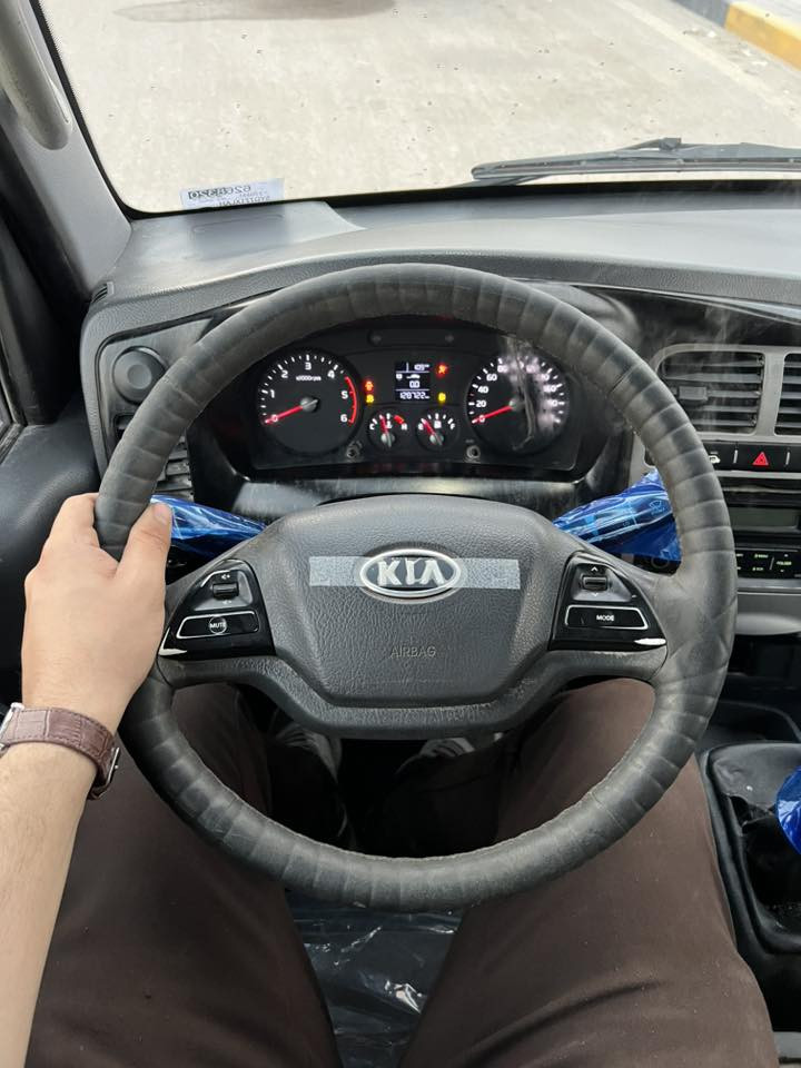 بنكو مسكر دبل قماره ادوات كفاله كفاله من الكصة والضربة والصبغ السيارة موديل 2018 اصل اصل لامحدث ولاملعب مثل البقية الخايسات السيارة دخول جديد حاوية ارقام وسنوية وحصة كاز فول مواصفات 5 دكم  كلهن شغلات تخم تاير جديد تبريد شغال حدادية بلاد والسيارة ماشية قليل مكاني بصرة ***********
