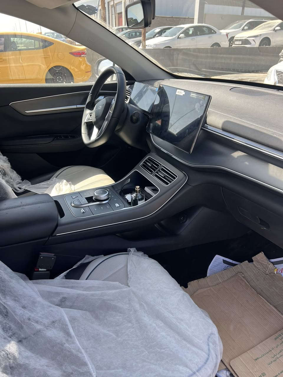 بي واي دي 
مكفوله ماشي3الف
السعر18.500
ديالى جديده الشط
***********
