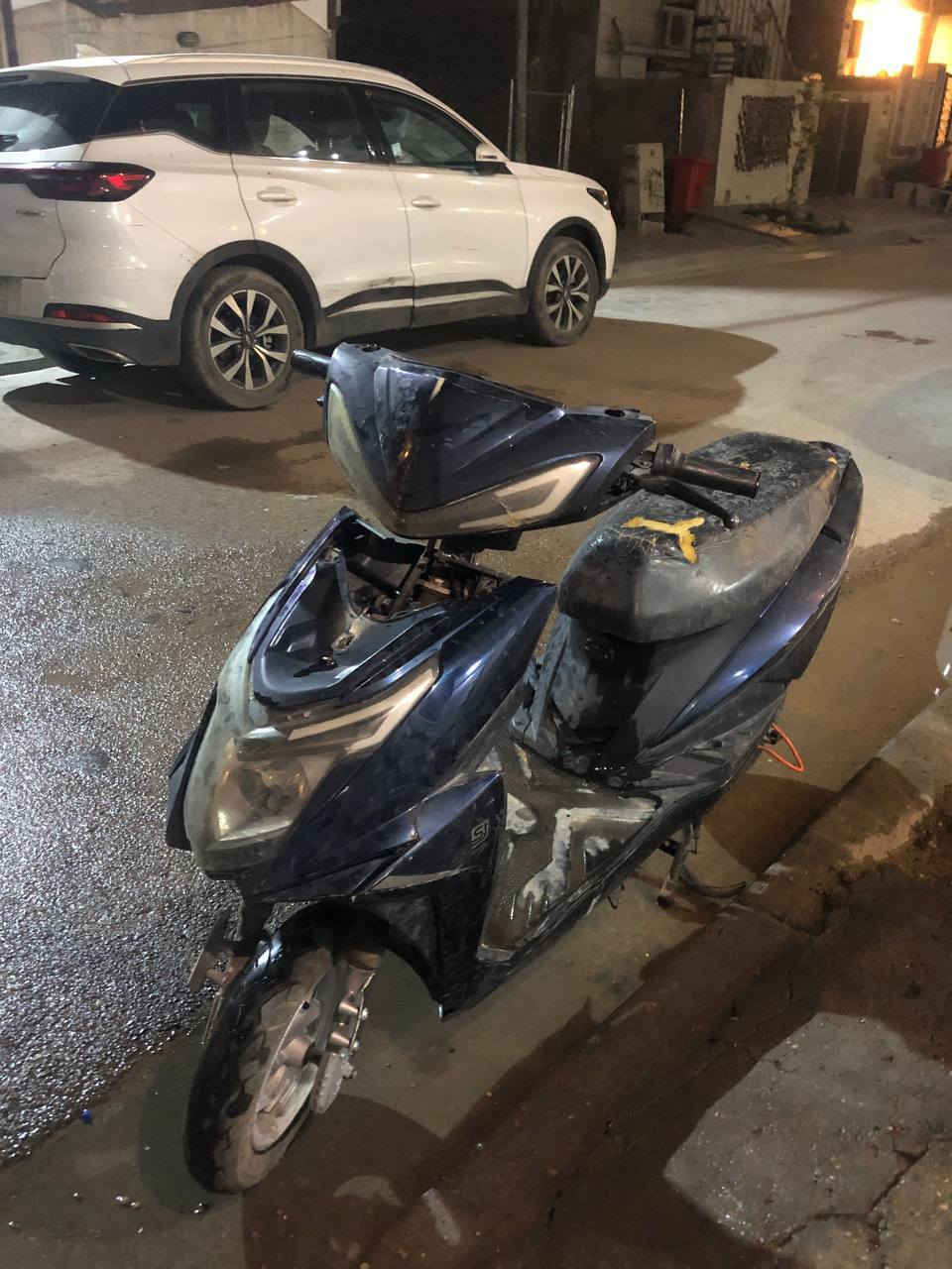 السلام عليكم دراجة شحن  بطارياتها جوا نص عمر  كشرها ينرادلة تبديل
خلي سعر معقول مكاني بغداد المنصور ***********
