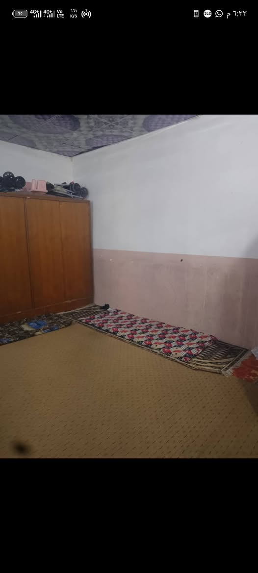 سلام عليكم بيت رهن ١٠٠ متر غرفه وصالة مطبخ وتاريخ العنوان شارع مطار مقبل ملحق قريه غدير سعر رهن ٨ سنه وقابل التجديد  معلومات اكثر اتصل ع رقم او مراسله واتساب ***********
