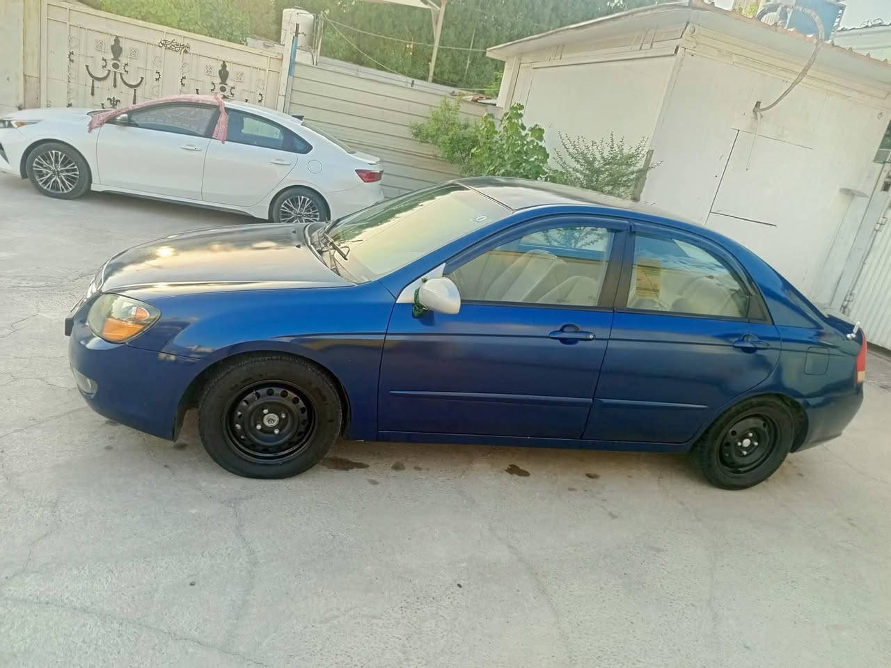 سلام عليكم للبيع كيه سبكترا
موديل2007 محرك 2000
محرك كير حداديه تبريد بس غاز كهربيات
كله جديد صبغ عام بدون حادث
سياره قسام شرعي بيع او مراوس حسب القناعه 
سعر 55 وبيه مجال ***********
