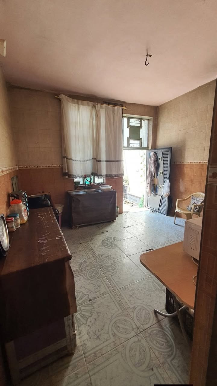 [[بسم الله الرحمن الرحيم]]
🏡     🏘      🏚 

#يوجد_بيت_للبيع

#العنوان  الفلوجة 
#المنطقة حي الرسالة // قرب مدرسة رام الله 

✅المساحة : 250م
⬆️ الوجة : 12.50م
🏞️النزال : 20م
 
غرف 5
استقبال 
صالة
مناور 
مطبخ
صحيات 
الارضية سيراميك 

                       #بناء 🧱 : طابوك 
      
     #شارع 🏞️⬆️⬆️ : 20 م كامل الخدمات من تبليط مدارس اسواق 

  #السعر_محدد_من_قبل_البائع 
    
        
        ⚖️⚖️   نوع الملك : طابو صرف تحويل مباشر  🏙 

            #السعر💰💸:  170 مليون 

__________________________________

للأستفسار⛔🖲️ : مراجعة 
🥇#مكتب_الرافدين_للعقار 🥇
العنوان شارع المنجزات تقاطع جامع التقوئ مجاور محطة المتميز المركزية لغسيل السيارات 🚗🚖
__________________________________

#ملاحظة//📋📑 اذا لديك عقار تريد تعرضة للبيع او تريد تشتري عقار قم بمراسلة الصفحة او اتصال على لارقام الموجودة+ واتساب
            
         #للأتصال_او_واتساب 📞  ***********
         #للأتصال_كورك.   📞.      ‏‪***********‬‏

#بيع_وشراء_الدور_السكنية_والزراعية_العقارات_في_مدينة_الفلوجة #مكتب_الرافدين_للعقار_بيع_وشراء_العقارات_بسعر_مناسب
#عقارات_الانبار_الفلوجة
