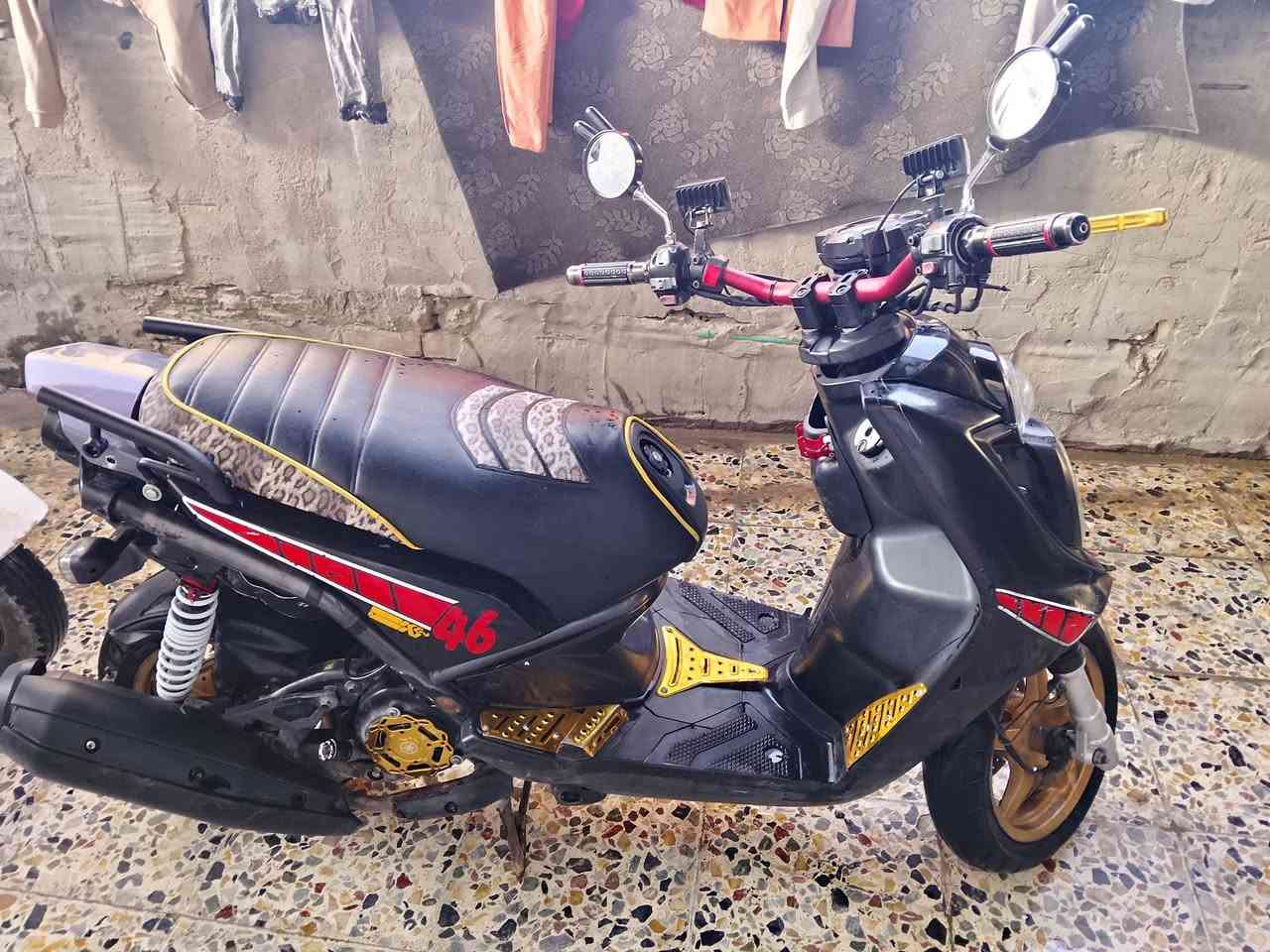 سلام عليكم سكنس جبلي دراجه بيه تزويد خارجي ستيرن ومضخم ويدات خير من الله كالمه ما بيه اي نقص جديده بمعنه الكلمه سعر  مليون وبيه مجال مكاني رئاسة العبيدي رقمي ***********
