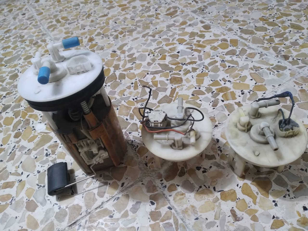 السلام عليكم غراض فيرنا 
تفصيخ كلما وسعره هاتف ***********
