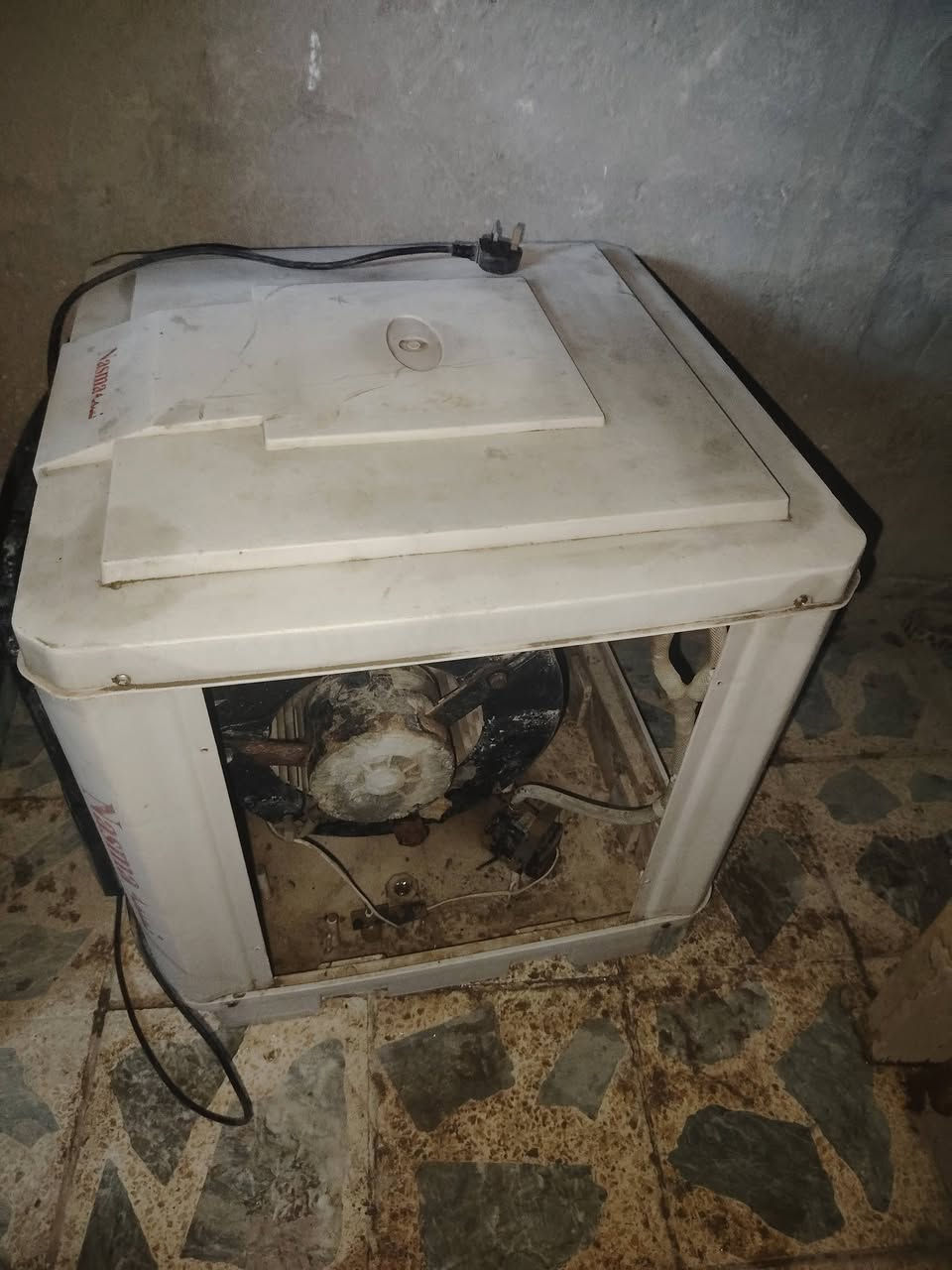 للبيع كونفيره سعره ٧٥ شرط ثلج
مكاني النجف الشرف كوفه شارع ميثم التمار قرب دور الحوزه ***********
