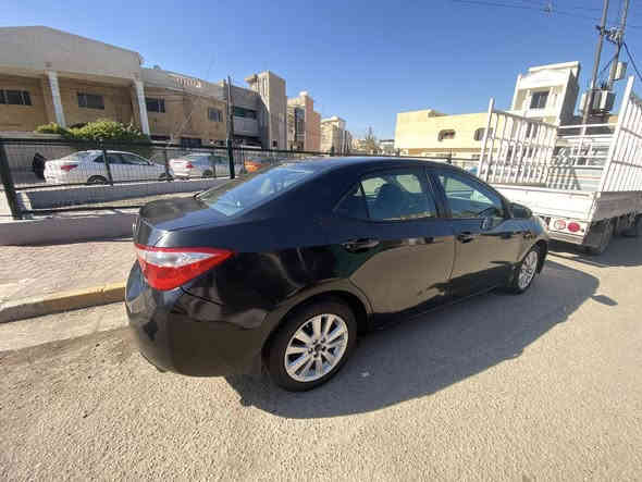 السلام عليكم 
تويوتا كورلا LE للبيع موديل 2016. محرك 1800 رقم أربيل بإسمي. المحرك والگير والكهربائيات والتبريد بحالة ممتازة. السيارة ماشية 190 الف ميل. والسونار مرفوق مع الصور 
السعر 120 ورقة وبيها مجال. مكان السيارة بغداد الدورة 
***********
