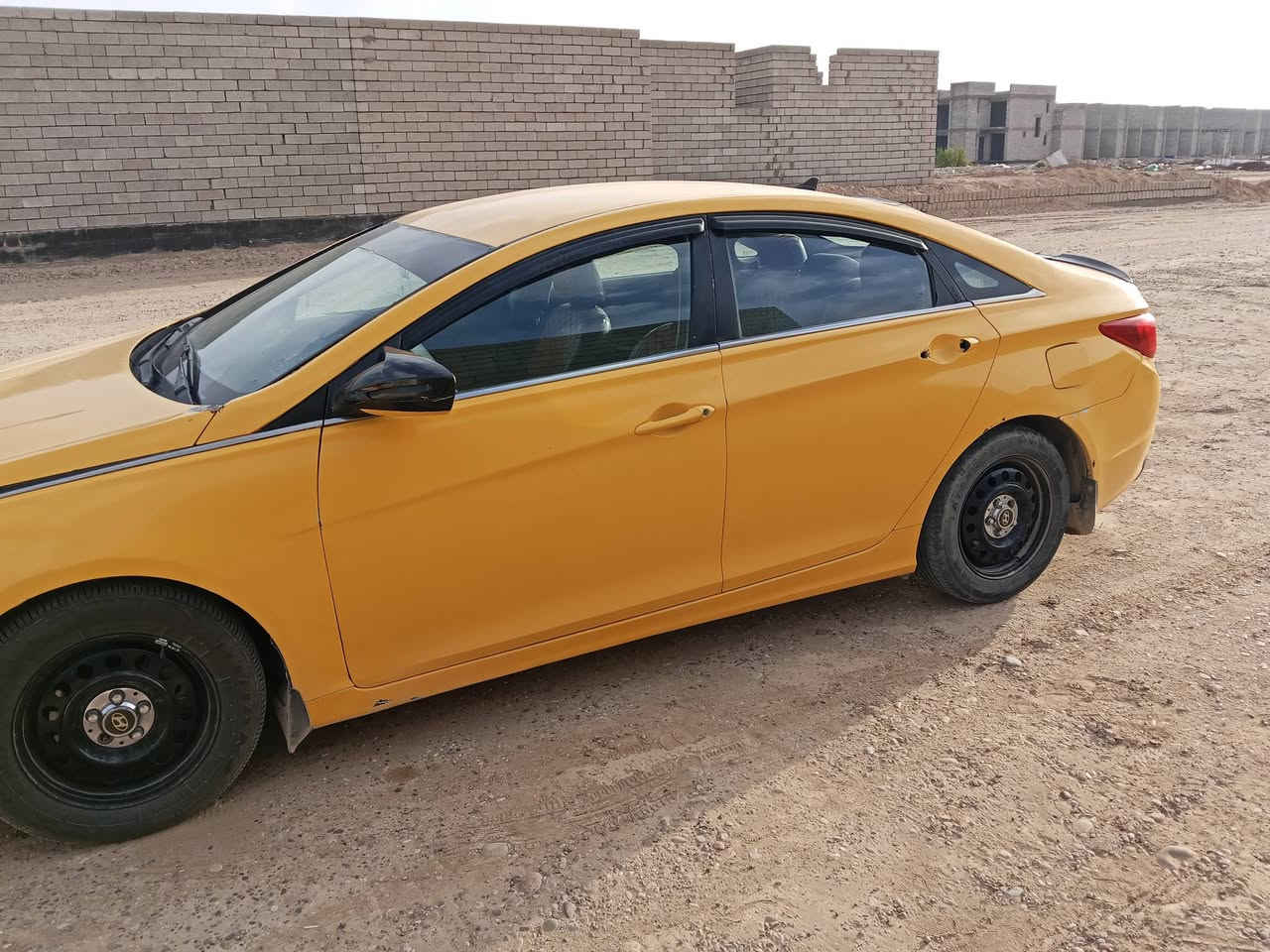 سوناتا مضلع 2011 
وارد امريكي محرك 2400 
كير محرك بشرط 
تخم تاير جديد 
صدر جديد 
كهربائيات كلها شغالة 
بيها ضربة بل تكمة مال سايق فقط  
رقم انبار
مشروع وطني سنوية جديدة 
هيئة وغرامات مصفرة 
سعر 65 مكاني تكريت بيع او مراوس 
***********
