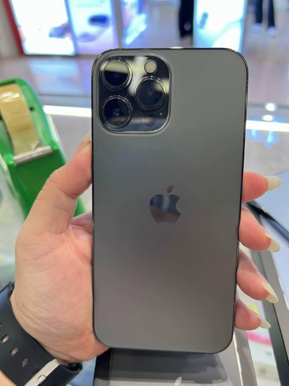 السلام عليكم ايفون 13 bro max بطاريه85 ذاكره 256 الكارتون مال جهاز موجوده للبيع السعر ٦٥٠ مجال قليل مكان حله ابي غرق ***********
