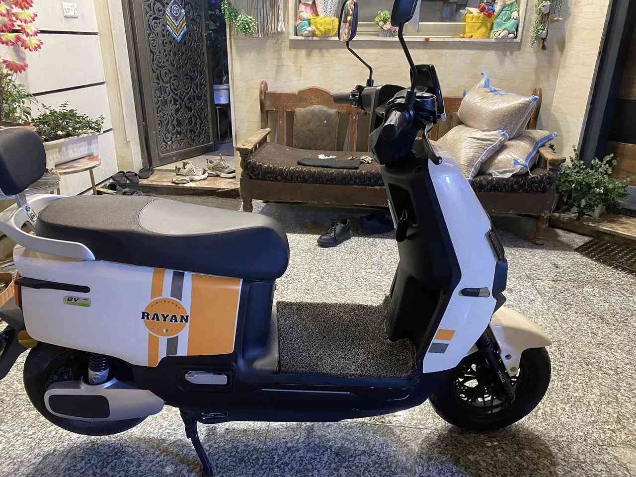 السلام عليكم ورحمة الله وبركاته درجة من شركة تالج الريان ام عيون الدراجة أخت الجديدة شاهد لله مستخدمة. شهرين فقط بصمتين سرعة ٥٦ نظام عدم سرقة دبلات و اشاير الدراجة متكاملة من كل شي السعر ٨٠٠ ألف العنوان بغداد شهداء البياع شارع المضخة الاستفسار *********** وشكرا
