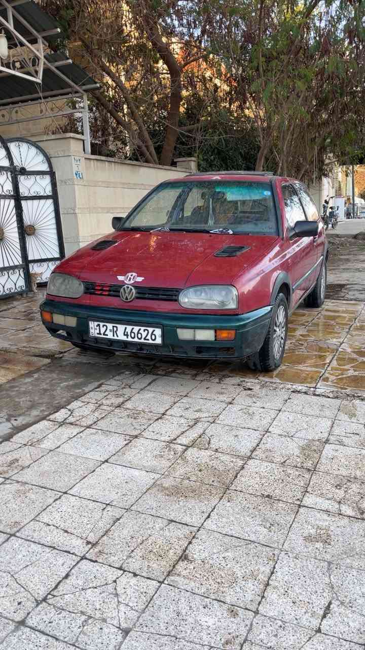 السلام عليكم 
كولف نفخ موديل ٩٢ للبيع
السيارة بدون حادث وبدون صبغ
محرك 0.3 كير عادي ٥ سرعات
السيازة نظيفة ومصروف عليها تايرات جديدة كابريتر جديد وهواي امور
سنوية وهزة ورقم جديد شرط التحويل 
السعر ٣٠ وبيها مجال
مكان السيارة الموصل
للاستفسار ***********
