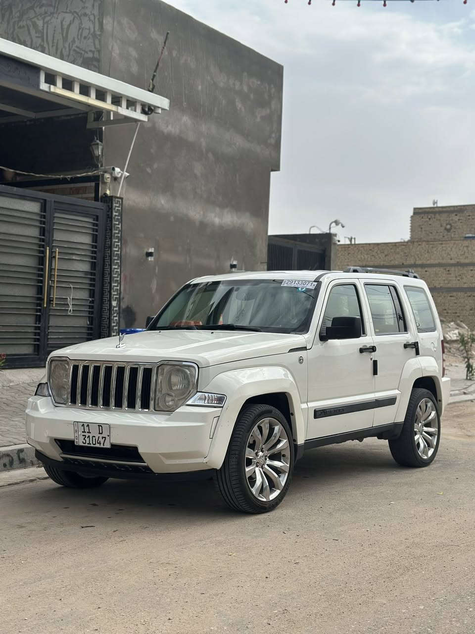 السلام عليكم من رخصة الادمن جيب ليبرتي للبيع حادث جاملغ وبنيد وبيهه لحيم شي بسيط بالبدنه ورشات صبغ اثر جراد قليل كلش السياره نضيفه كلش كلش احله من الصور كير مكينه حداده تايرات كله جديد دواخل بيجي جديده غرفتهه تبريد ثلج شاشه جبيره سعرهه 98 وبيهه مجال للطيبين الاستفسار اكثر خاص او واتساب *********** سونارهه موجود جديد سياره باسمي سنويه جديده لل30
