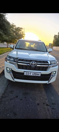 لاندكروز للبيع موديل 2021 ساز أصلي اعلئ فئه فول مواصفات ماشيه 30 الف ح...