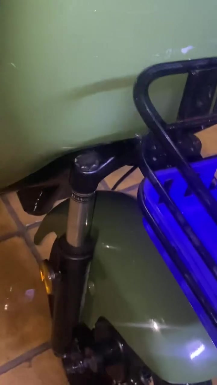 مرحبا دراجه نوع ريان
1بطاريات جديده 
2تايرات جديده 
3اشاير الايت عالي ناصب 
4هورن عالي
5شاشه 
6دراجه 3سرع 
7بصمه وسويج 
8شاحنه وياها الاصليه 
9بريك حساس 
10خاليه من الكسور او فطور جاملغات كامله 
سعر 250الف 
مكاني بغداد الحسينيه الراشديه مراسله والاستفسار واتساب ***********
