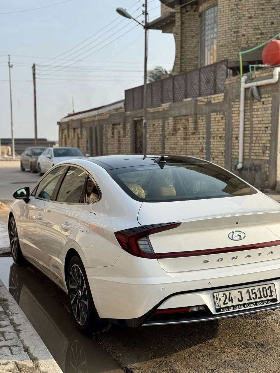 السلام عليكم 
سوناتا 2023 خليجي اصل ( كتابه عربي ) 
ماشيه 53  km
فول مواصفات 
بانوراما  
بردات خلفيه 
حساس مطر 
سايد بريك بصمه
صندوق ذكي 
ترحيب عند الاقتراب 
كامرا خلفيه
شاحن وايرلس 
دواخل عسلي 
تشغيل عن بعد 
شاشه كار بلي
شاشه تبريد
مري شفط 
5 انظمه قياده 
( Normal, Eco,Sport,Smart,Custom)
ويل 18
مكينه ٢٥٠٠  Mpi
حساسات خلفيه واماميه
تخم تايرات قبل كم يوم وشرط ياباني اصلي 
السبير المقدس ( ما نازل )
بيه كارت كد صبع بالبنيد وبارد كد شبر  فقط   بدون ضربه بدون تعديل بدون تبديل 
السياره استخدام شخصي وبالبيت مضمومه 😁
سياره على وضع الشركه ومي الشركه بيها
السياره رقم شمالي دهوك راعيه ب بغداد وسنويه ل 2028
مكاني بصره / قضاء المدينه 
السعر ٢١٠ وبيه مجال 
***********    محمد
