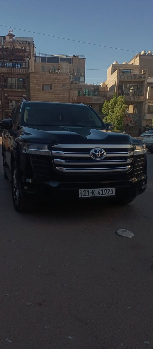 لاندكروزر 2022سبعينيه السياره مواصفات GX.R ماشيه 89كم السياره( ساز اصل) معروفه مواصفاته السياره + تضليل كفاله من الصبغ والفتح وكير ومحرك مكفولات  مكان السياره بغداد 
السعر واتساب ***********
