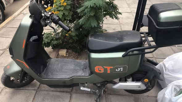 السلام عليكم 
تتوفر دراجة شحن GT1 
نظيفة وجاهزة مع شاحنة تحتوي على خمس بطاريات بصمات ثنين بريكات abs وبيها صندوق شحنها ممتاز تمشي 50كيلو حقيقي  والسرعة 50-60
3نمر 
السعر 650 الف
للاستفسار خاص او ع الرقم 
***********
متواجد واتساب
