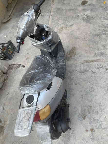 سلام عليكم بطه للبيع كفرات اصليه بريك امامي خلفي كهربايته شغاله محرك كير صوتهم ناعم مابي ونه سعر ٢٠٠ وبيه مجال رحمه لوالديك إذا مو شراي لاتدخل خاص وتعامل ***********
