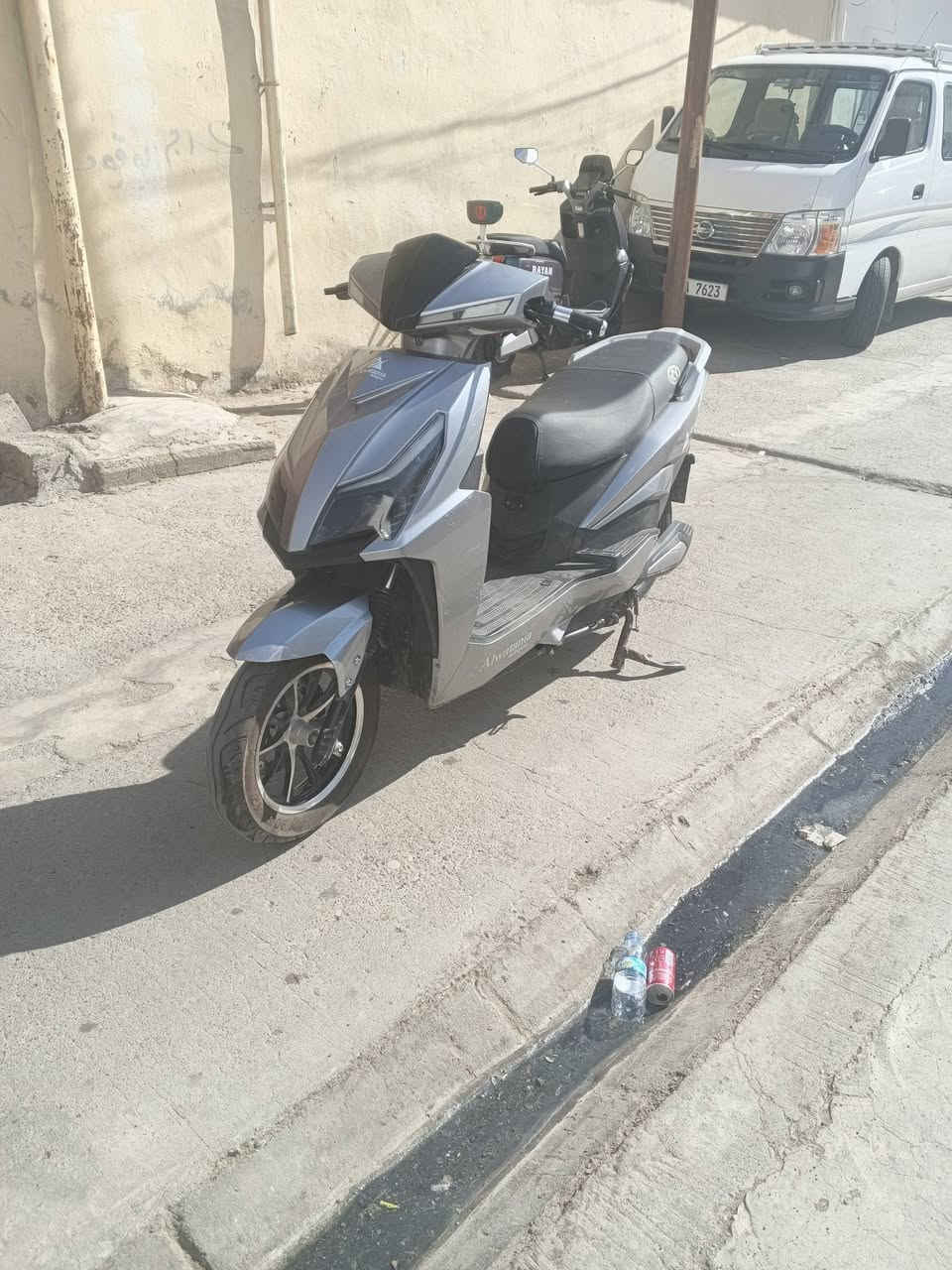 ماطور اكزز شحن نضيف الحجم ست بتريات ثلاثا تعبانين السعر 500 بي مجال بسيط ***********
