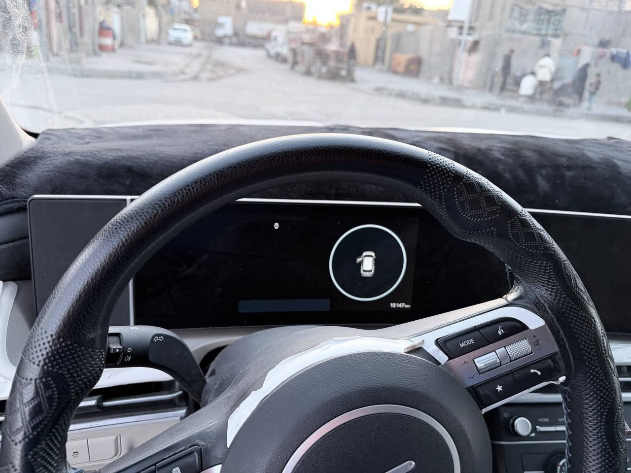 السلام عليكم من رخصه مدير الكروب توسان 2025 مكفوله ماشيه 15 الف سياره اخت الزيرو ضمان الدوليه رقم بغداد باسمي للاتصال *********** او *********** السياره محافضه كربلاء
