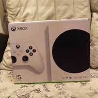 Xbox series s كامل الملحقات كيبلات ويدة الجهاز  +هارد خارجي HDD 2TB   ...