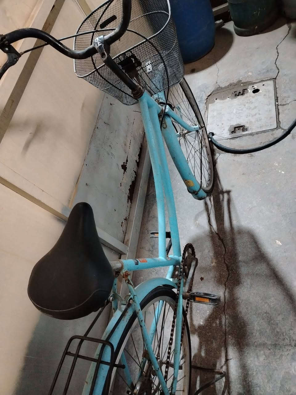 السلام عليكم للبيع باسكل بناتي جديد تايرات جدد حجم ٢٦ باسكل جديد السعر ٨٠ وبي مجال للاستفسار الاتصال على الرقم *********** العنوان بغداد البياع تقاطع درويش
