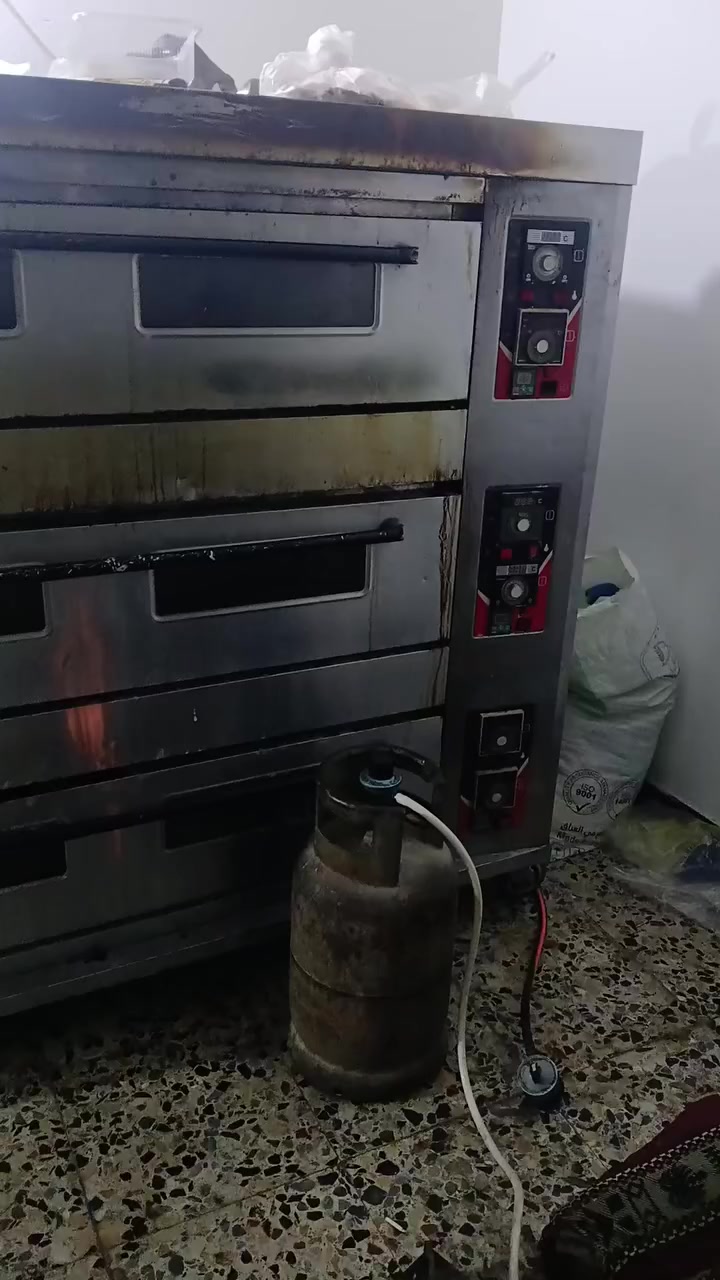 السلام عليكم فرن كامل للبيع يتكون من خماره كبير و عجانه سنكل ام ٢٠ كيلو وفرن طبقي٣ وعربانه ١ و صواني مزرفه ١٠ ومال حلويات ١٠ وميز عرض مكاني 💥كربلاء 📍الي يريد خل يراسلني خاص


**إذا كنت صاحب هذا الإعلان وتريد حذفه لأي سبب، رجاءا أرسل رسالة إلى الدعم الفني**