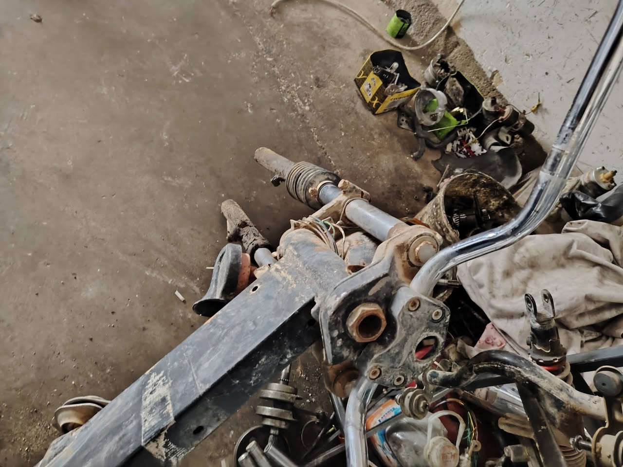 سلام عليكم شاصي مابي قطرت لحيم توصيل موجود ***********
