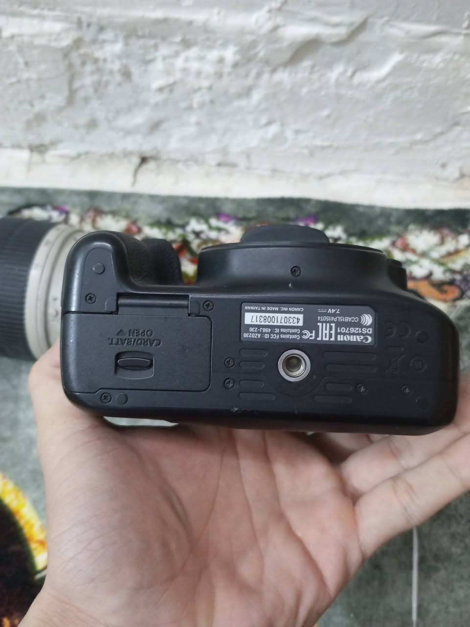 سلام عليكم شباب كامرة كانون d4000 جديدة شتر 1k + عدسة كانون 70/200 f2.8 لا استفسار ***********
