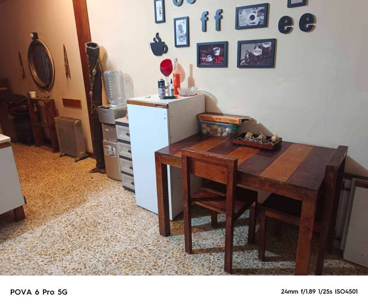 للبيع دار مساحه ١١٥م
 ٣نوم وصاله مع الخدمات سيراميك بناء حديث
 الطابق الثاني نفس الطابق الارضي ومعزول للاستثمار
الموقع حي الجهاد الاساتذه مقابل شقق حي السلام
*********** للأستفسار
