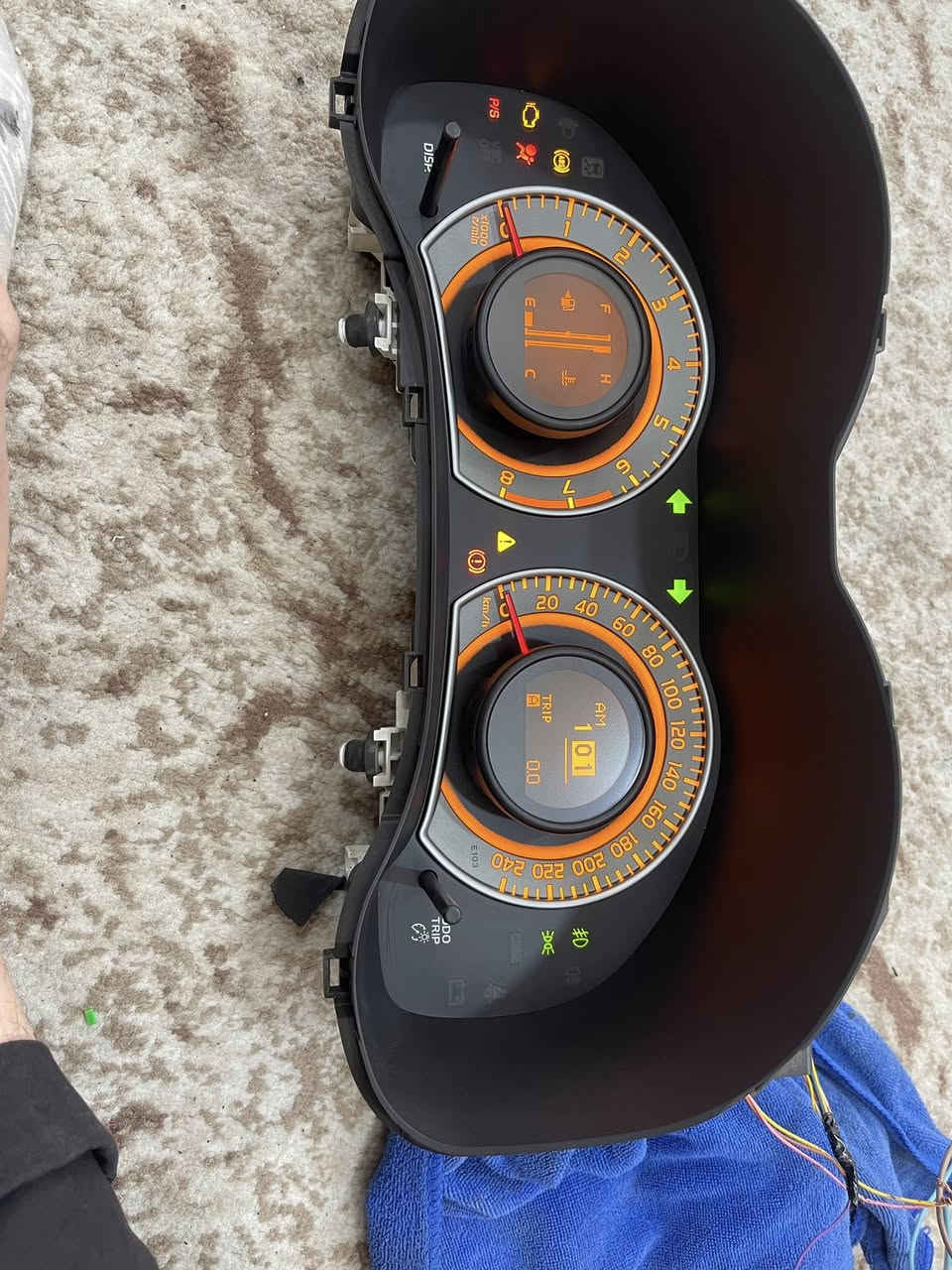 کیجات کرولا ٢٠٠٨——٢٠١٣
*********** 
توصیل موجود
