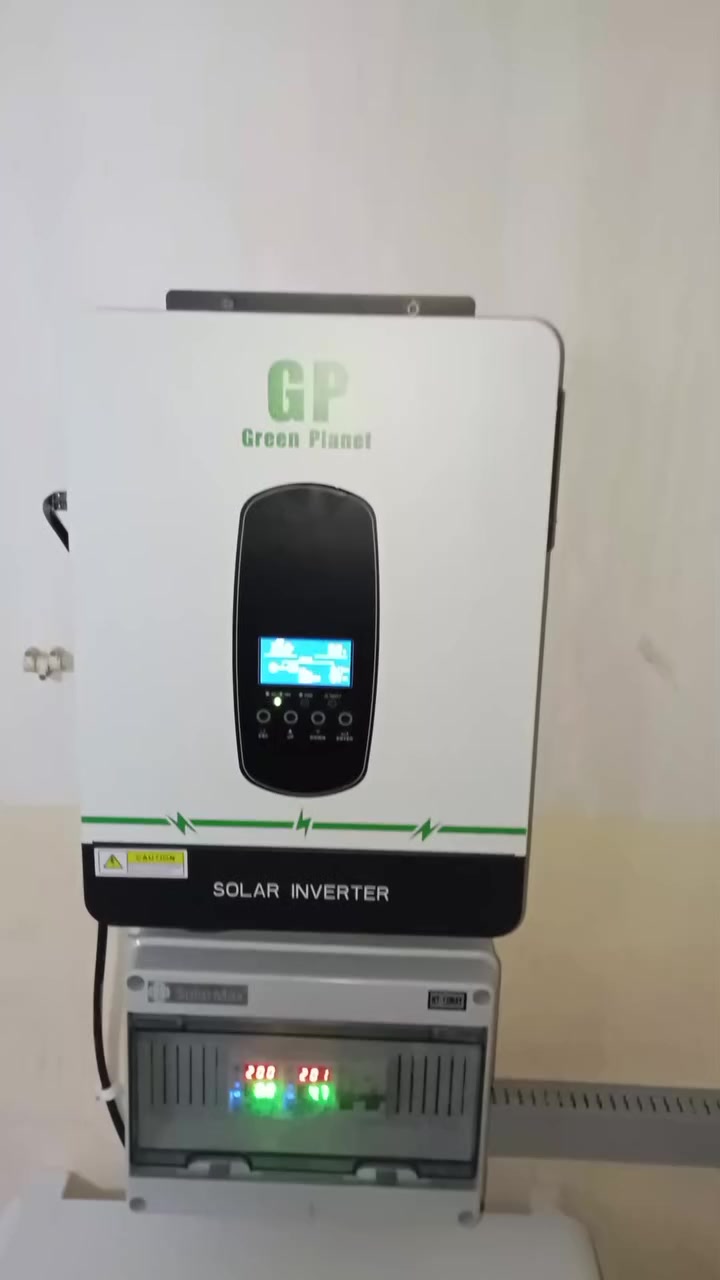 اللهم صلِّ على محمد وآل محمد 🌿
بعون الله تم تجهيز وتنصيب منظومة طاقة شمسية بسعة
8 أمبير نهاري / 6 أمبير ليلي ⚡☀️
منظومة مناسبة لتشغيل أغلب احتياجات المنزل مع أداء مستقر وتوفير عالي بالطاقة 🔋
🔹 الإنفرتر
⚡ إنفرتر حجم 3.7 كيلوواط من شركة سولار ماكس ماركة GB
🛡️ ضمان سنة كاملة ويتميز بثبات عالي وكفاءة ممتازة في التشغيل.
🔹 البطارية
🔋 بطارية ليثيوم فوسفات الحديد سعة 5.5 كيلوواط
🛡️ ضمان 5 سنوات حقيقي
🔗 تم ربطها مع الإنفرتر عن طريق نظام BMS الذكي وهو أقوى نظام حماية للبطارية والمنظومة ويعطي عمر أطول.
🔹 منظومة حماية متكاملة
⚙️ بورد حماية مع قواطع جوزات أصلية من شركة سولار ماكس
🔸 2 قاطع سمارت AC
🔸 1 قاطع DC
لحماية المنظومة من الحمل الزائد أو أي تماس كهربائي ⚡
🔹 الأسلاك
🔌 أسلاك أصلية حجم 6 ملم AC / DC لضمان نقل طاقة ثابت وآمن.
🔹 هيكل التثبيت
🛠️ حديد مغلف سماكة إنج ونص مليمين مقاوم للعوامل الجوية لضمان ثبات الألواح.
🔹 الألواح الشمسية
☀️ عدد 5 ألواح قدرة اللوح الواحد 615 واط
🛡️ ضمان 12 سنة وكفاءة عالية بإنتاج الطاقة.
📍 مكان التنفيذ:
ديالى – الخالص – الساعدية الشط– حي ردام 📍
🏢 مكتب الوسام للطاقة الشمسية
خبرة في تجهيز وتنصيب جميع منظومات الطاقة الشمسية ☀️
📞 ***********
⚠️ ملاحظة مهمة:
أي زبون واجه مشكلة بمنظوماتنا نرجو ذكرها على العام، لأن ثقتنا بجودة عملنا كبيرة وخدمتنا مستمرة بعد التركيب 🤝
☀️ الطاقة الشمسية راحة واستثمار لسنوات طويلة
#المتابعين
#الجميع 
@متابعين
@الجميع
