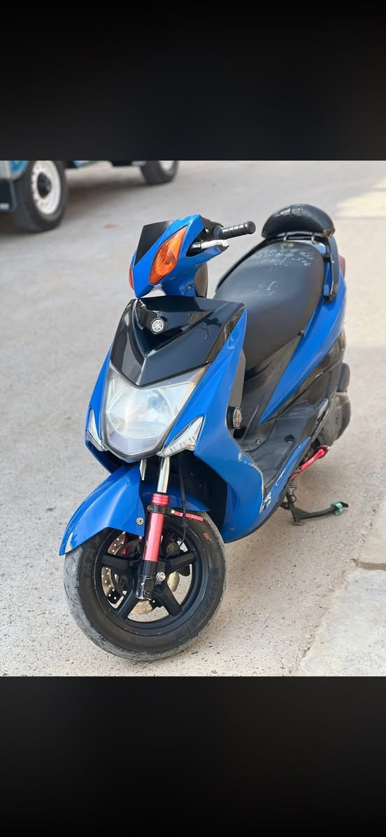 سلام عليكم دراجه سكنس للبيع ما صاله شهرين من نازله من ربه دراجه مكفوله كفاله عامه لبكان بغداد وهاذه رقمي ***********    1300🦋
