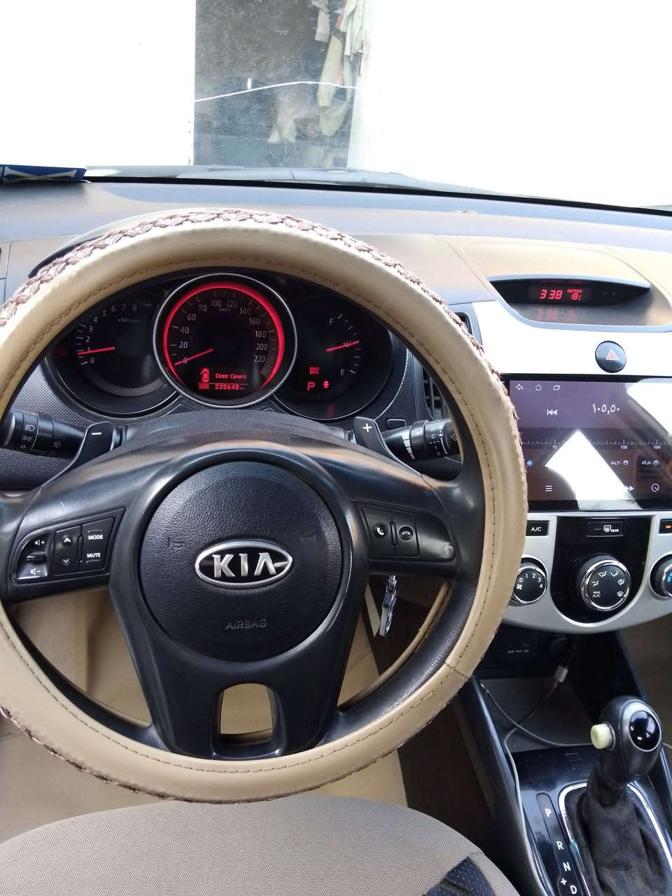 سيراتو موديل 2013 رقم بغداد بسمي المحرك بيه صوت والكشر بيه بارد العنوان بغداد سعر 95 وبيها مجال تصال ***********
