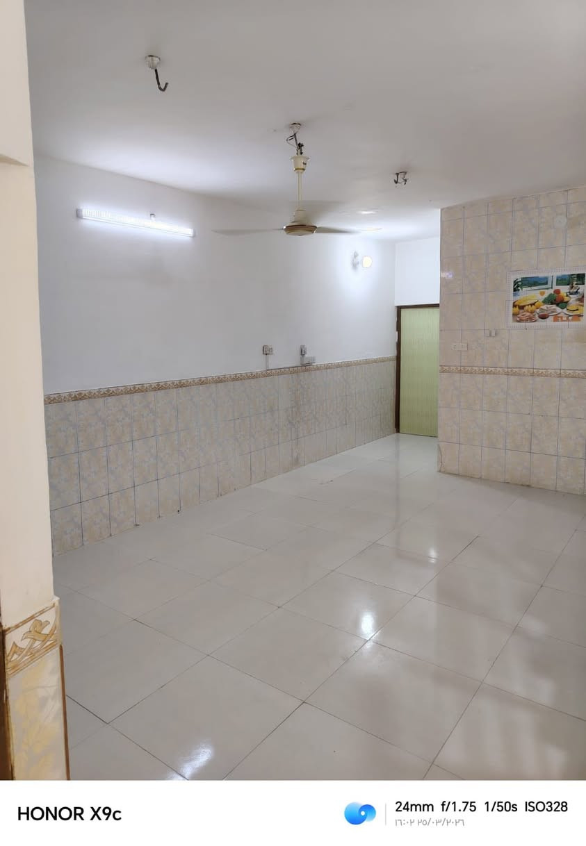 دار للبيع المساحه 100 م طابو صرف موقع الدار كربلاء شهداء سيف سعد قرب السوق البناء دنك على طول البيت ومقطعي نص ثرمستون ونص طابوق  مسلح كونكريت وبسعر  مناسب جدا طابقين  2 غرف نوم واستقبال وصاله ومطبخ لمعرفه السعر التواصل عبر الارقام التاليه 

*********** 

***********
